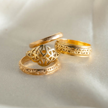 Floral Engraved 18k Rose Band
